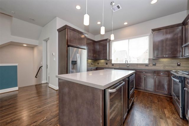 951 W 17th Street, Houston, TX 77008