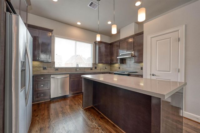 951 W 17th Street, Houston, TX 77008