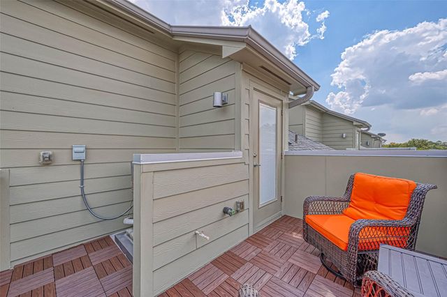 951 W 17th Street, Houston, TX 77008