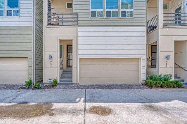 951 W 17th Street, Houston, TX 77008