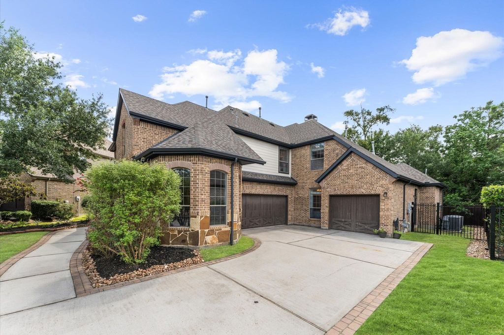 7 Mohawk Path Place, The Woodlands, TX 77389