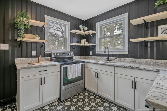 800 Lewis Street, Fayetteville, NC 28303