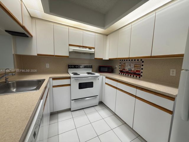 1000 SW 125th Avenue 102N, Pembroke Pines, FL 33027