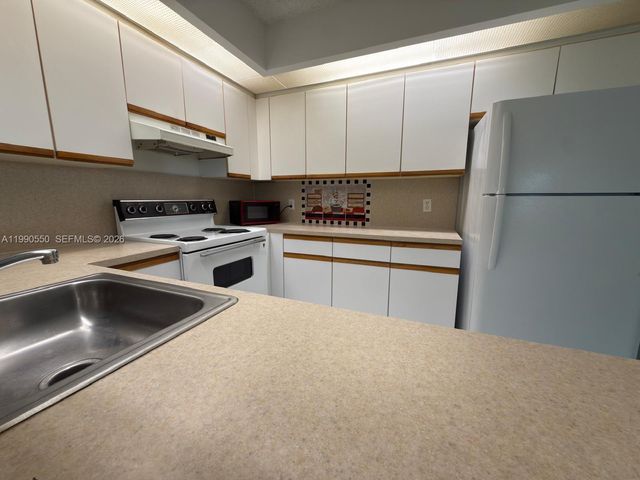 1000 SW 125th Avenue 102N, Pembroke Pines, FL 33027