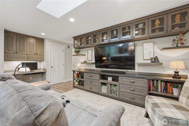 80 E Channel Drive, Allyn, WA 98524