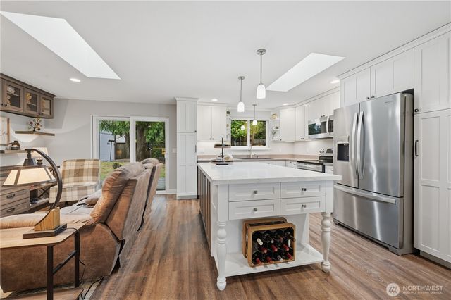 80 E Channel Drive, Allyn, WA 98524