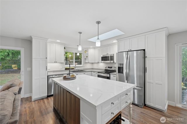 80 E Channel Drive, Allyn, WA 98524