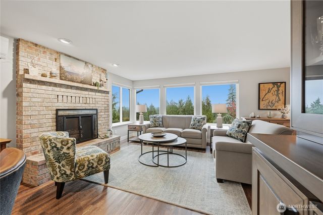 80 E Channel Drive, Allyn, WA 98524