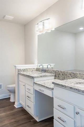 5 Grandview Circle 70, White Lake, MI 48386
