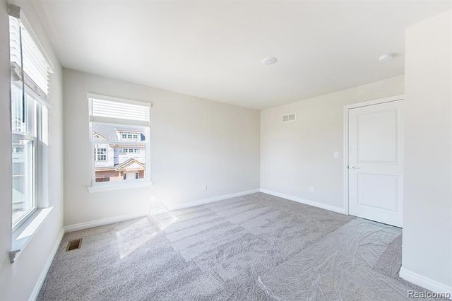 5 Grandview Circle 70, White Lake, MI 48386