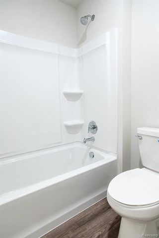 5 Grandview Circle 70, White Lake, MI 48386