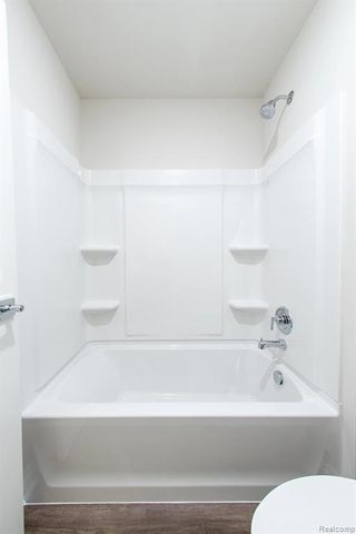 5 Grandview Circle 70, White Lake, MI 48386