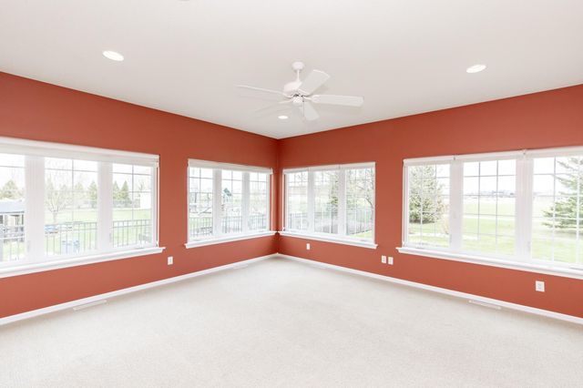4532 Woodhaven Drive S, Fargo, ND 58104