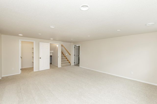 4532 Woodhaven Drive S, Fargo, ND 58104