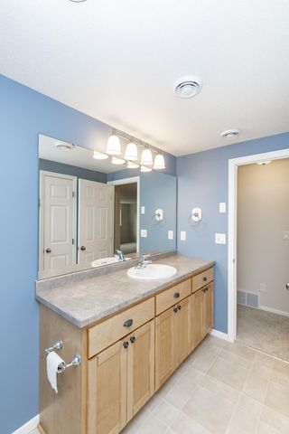 4532 Woodhaven Drive S, Fargo, ND 58104
