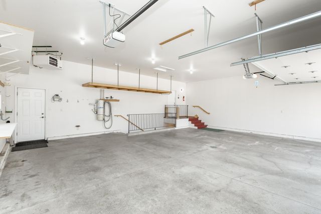 4532 Woodhaven Drive S, Fargo, ND 58104