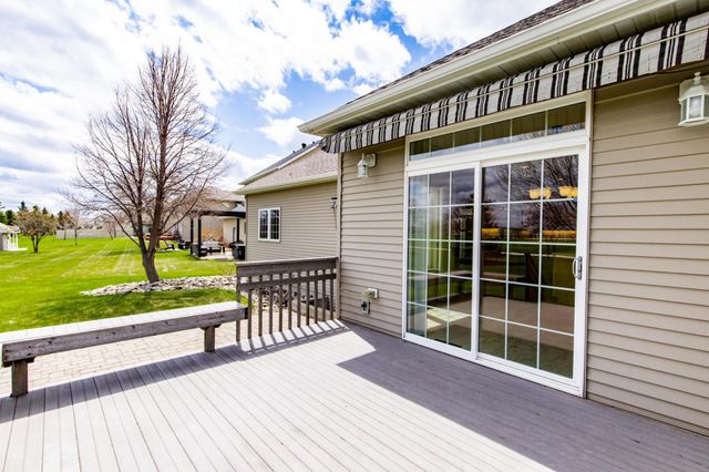 4532 Woodhaven Drive S, Fargo, ND 58104