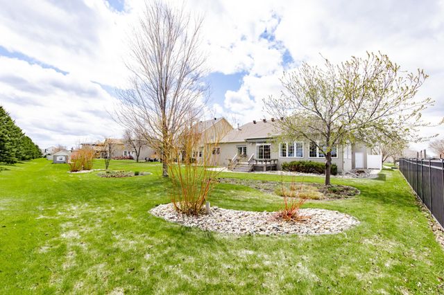 4532 Woodhaven Drive S, Fargo, ND 58104