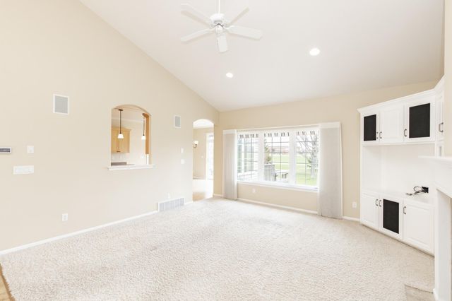 4532 Woodhaven Drive S, Fargo, ND 58104