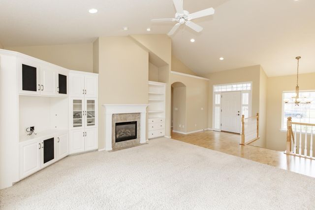 4532 Woodhaven Drive S, Fargo, ND 58104