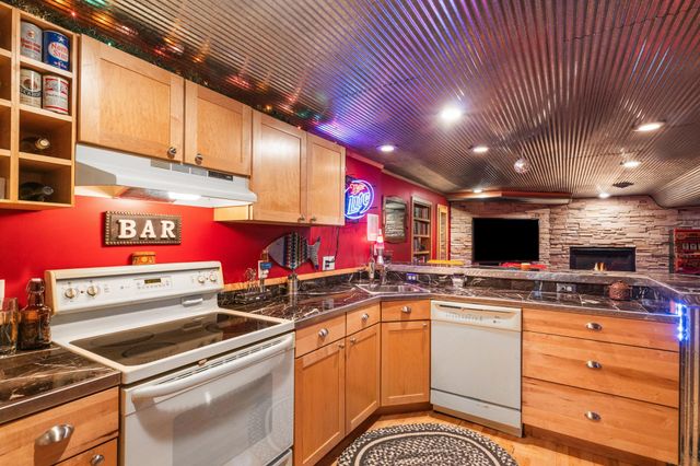 1904 16th Street NW, Faribault, MN 55021