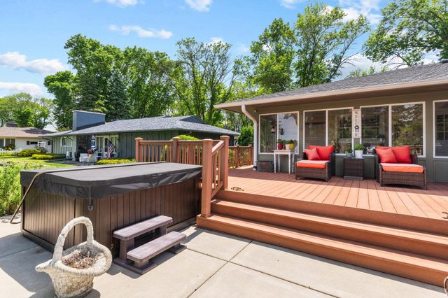 1904 16th Street NW, Faribault, MN 55021