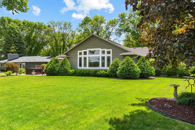 1904 16th Street NW, Faribault, MN 55021