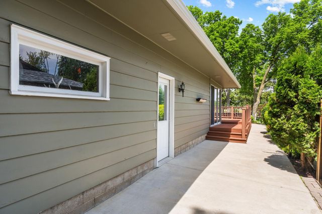 1904 16th Street NW, Faribault, MN 55021