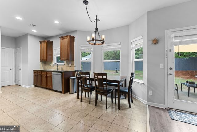 12 Seville Court, Newnan, GA 30263