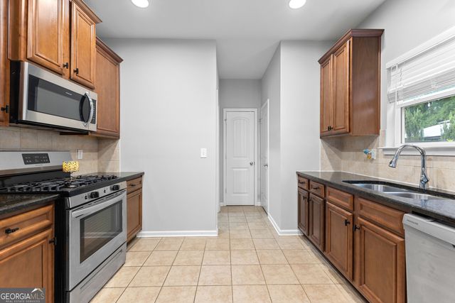 12 Seville Court, Newnan, GA 30263