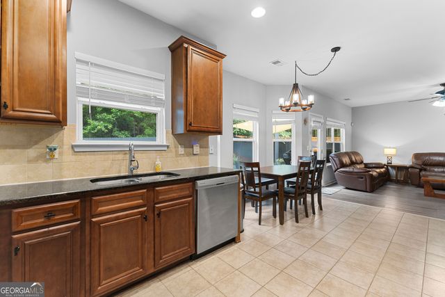 12 Seville Court, Newnan, GA 30263