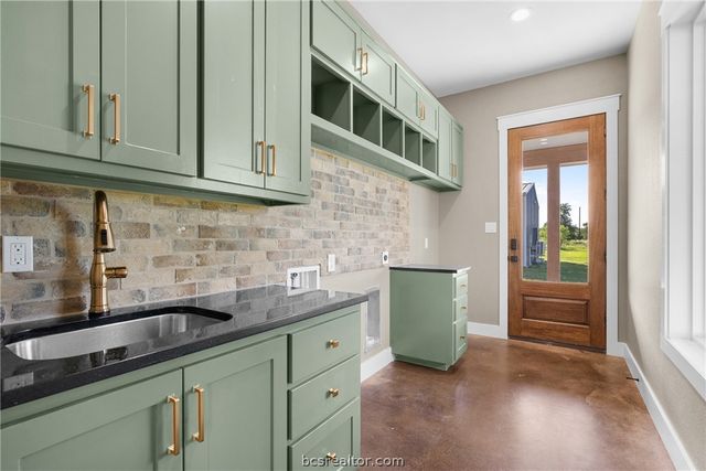 6951 Watermelon Road, Somerville, TX 77879