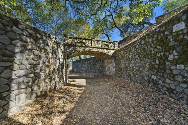 15400 Madrone Hill Road, Saratoga, CA 95070