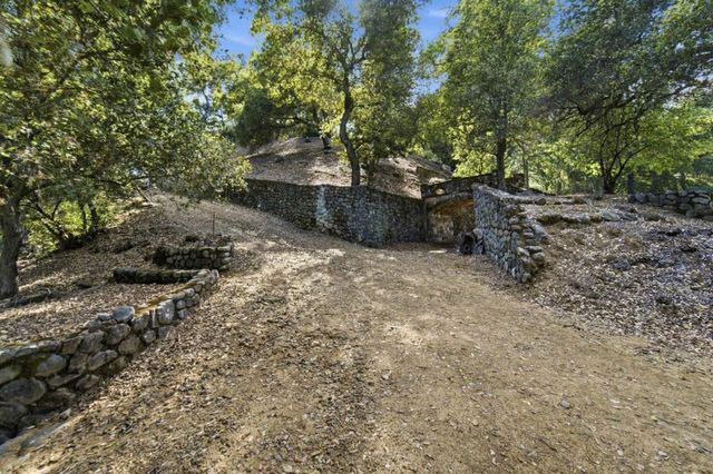 15400 Madrone Hill Road, Saratoga, CA 95070