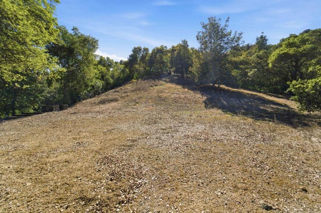 15400 Madrone Hill Road, Saratoga, CA 95070