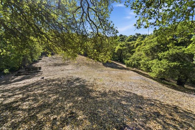 15400 Madrone Hill Road, Saratoga, CA 95070