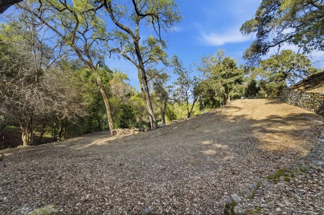 15400 Madrone Hill Road, Saratoga, CA 95070