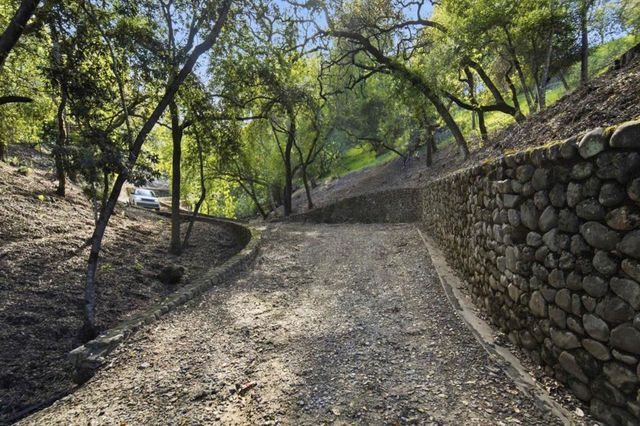 15400 Madrone Hill Road, Saratoga, CA 95070