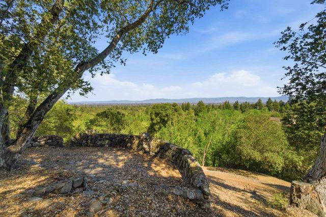 15400 Madrone Hill Road, Saratoga, CA 95070