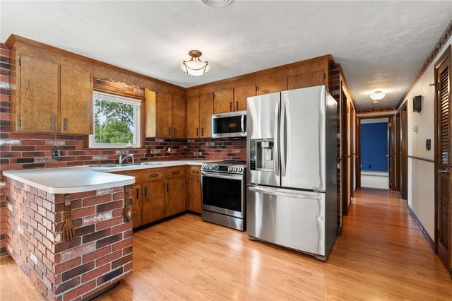 8 Benelli Street, Woonsocket, RI 02895