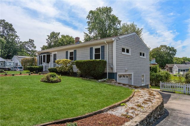 8 Benelli Street, Woonsocket, RI 02895