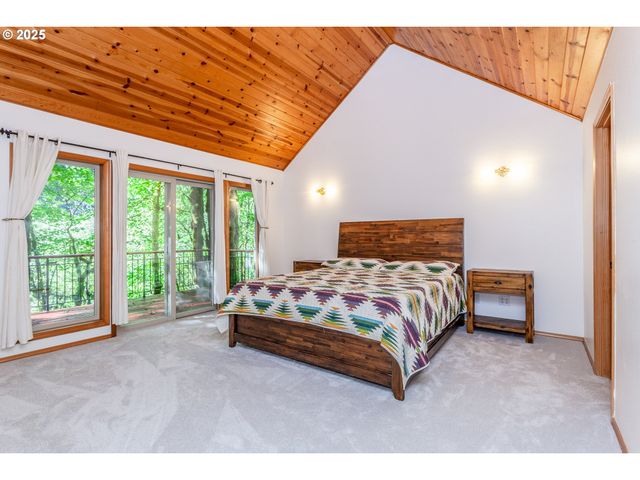 29409 E EDGEWATER Dr, Welches, OR 97067