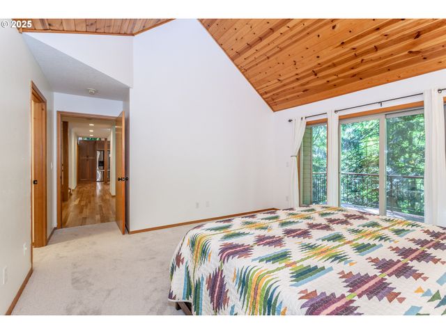 29409 E EDGEWATER Dr, Welches, OR 97067