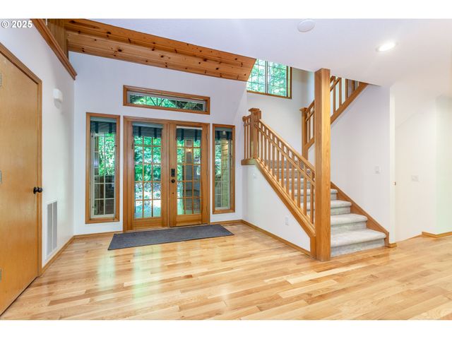 29409 E EDGEWATER Dr, Welches, OR 97067