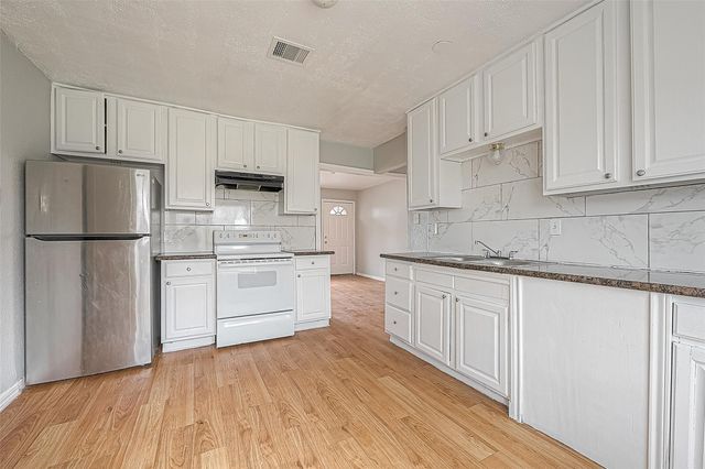 4910 Paradise Lane, Houston, TX 77048