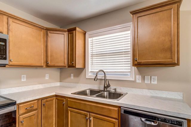 549 Sapphire Drive, Berea, KY 40403