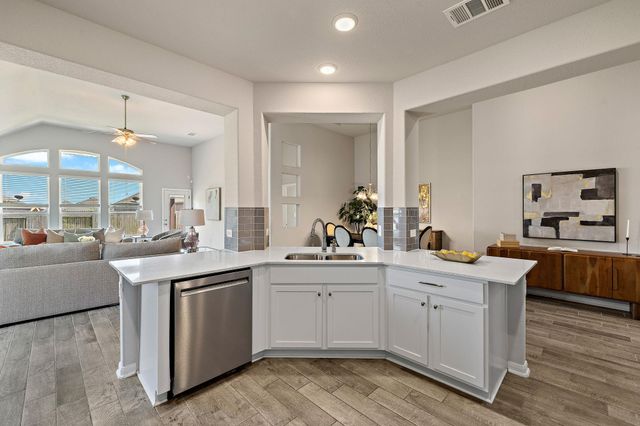 503 Hendelson LN, Hutto, TX 78634