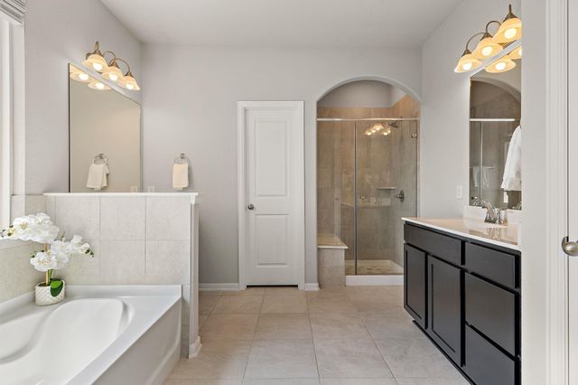 503 Hendelson LN, Hutto, TX 78634