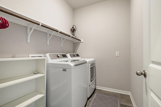 503 Hendelson LN, Hutto, TX 78634