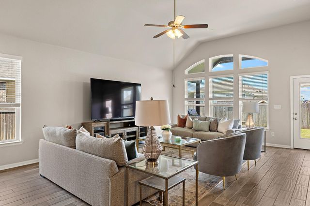 503 Hendelson LN, Hutto, TX 78634